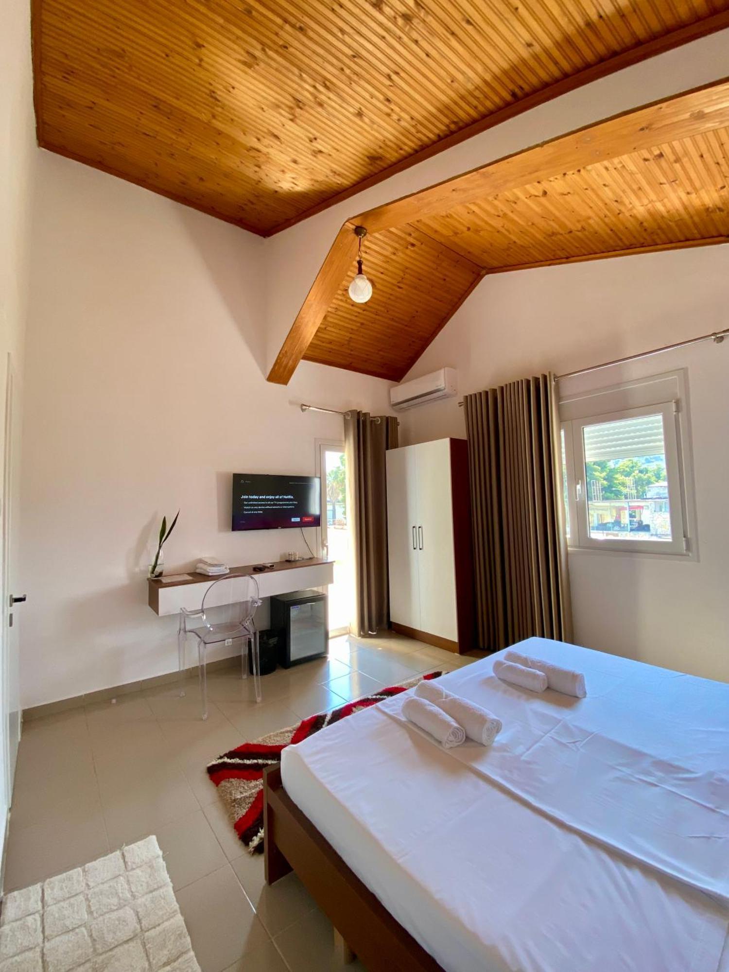 Villa Niku Berat Exteriör bild