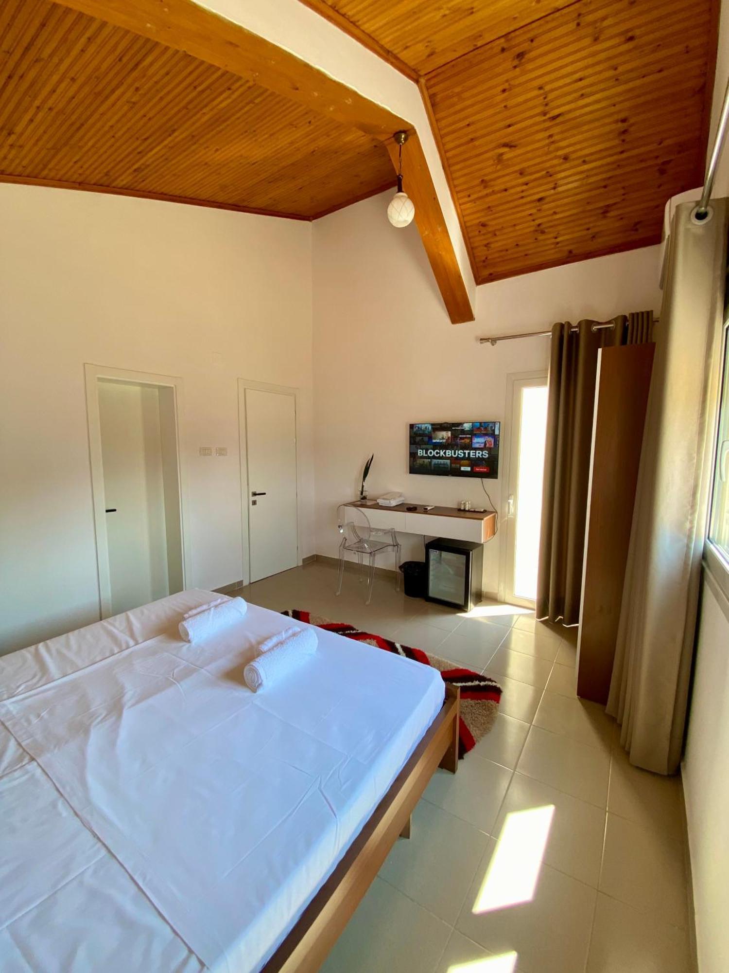 Villa Niku Berat Exteriör bild